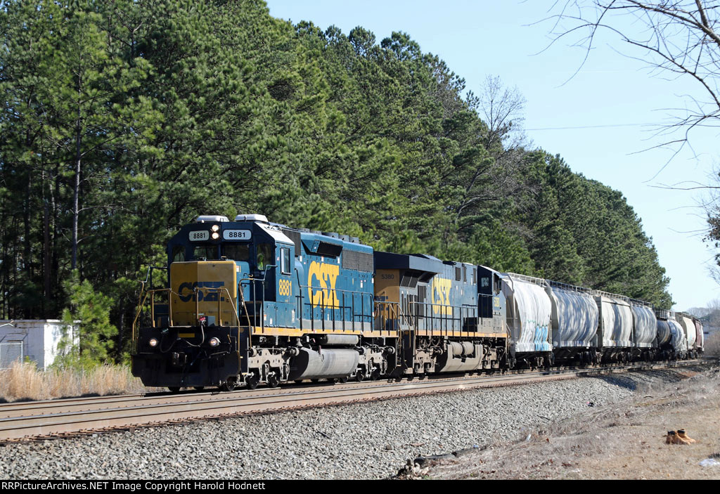 CSX 8881 leads train F741-22 southbound